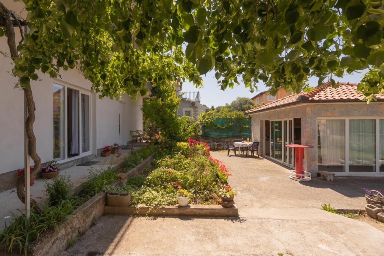 Appartement Mara à Šibenik Extérieur photo