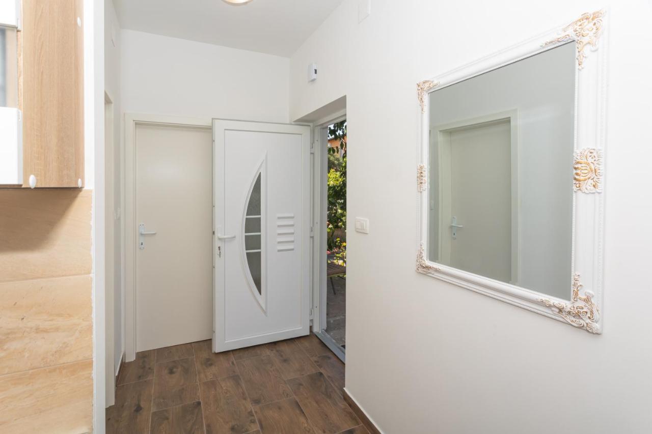 Appartement Mara à Šibenik Extérieur photo