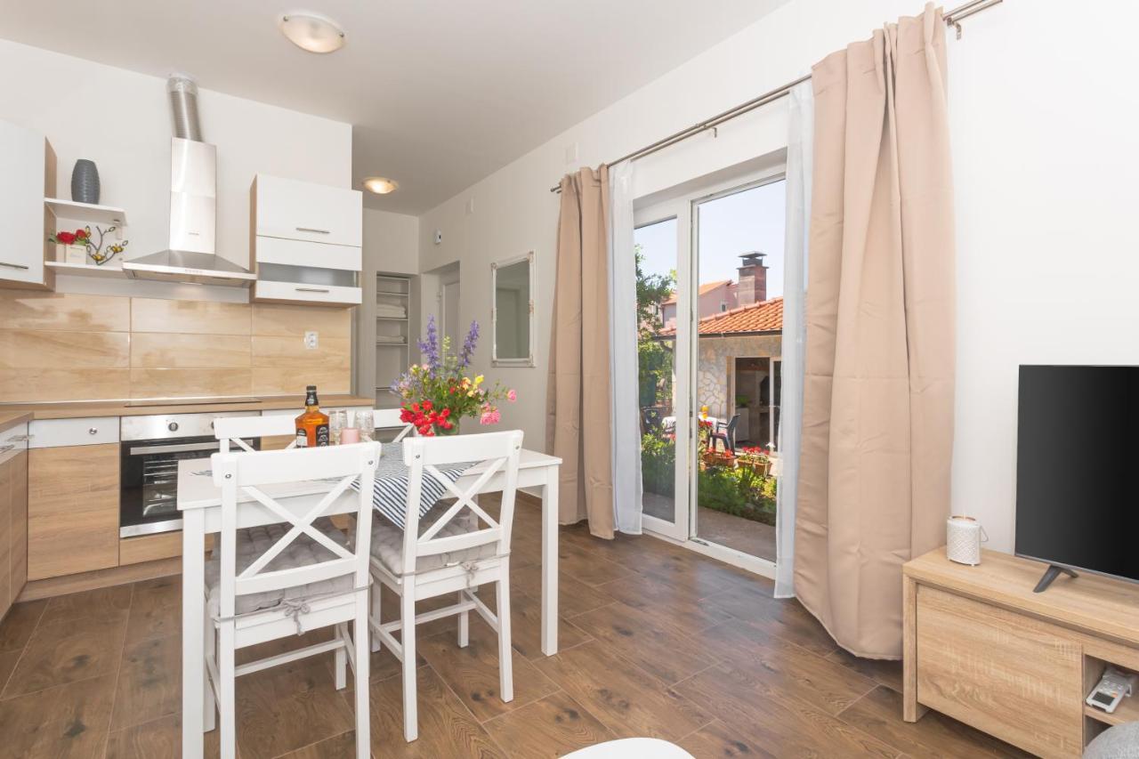Appartement Mara à Šibenik Extérieur photo