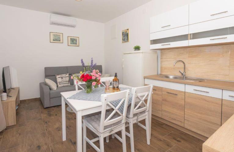 Appartement Mara à Šibenik Extérieur photo