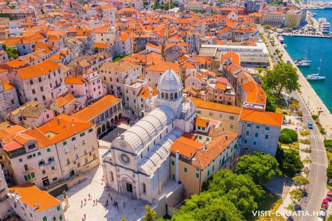 Appartement Mara à Šibenik Extérieur photo